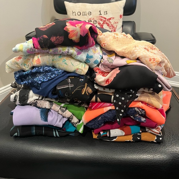 Tops - Picture 2 of 4